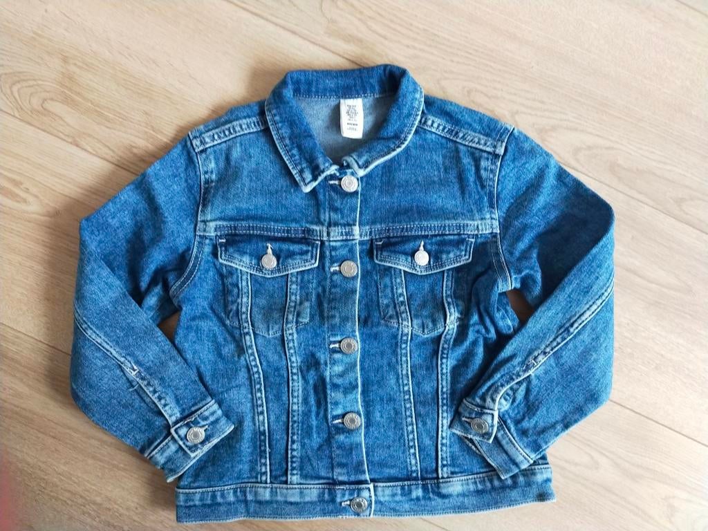Zgan! Mooie donkerblauw spijkerjasje van H&M! Mt 122, Meisje, H&M, Ophalen of Verzenden, Zo goed als nieuw