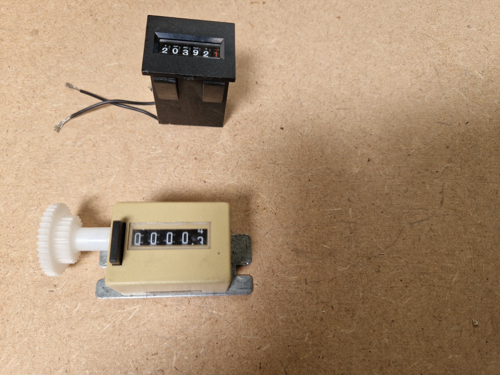 Urenteller 24V  en mechanische teller, Ophalen of Verzenden, Gebruikt, Overige meters