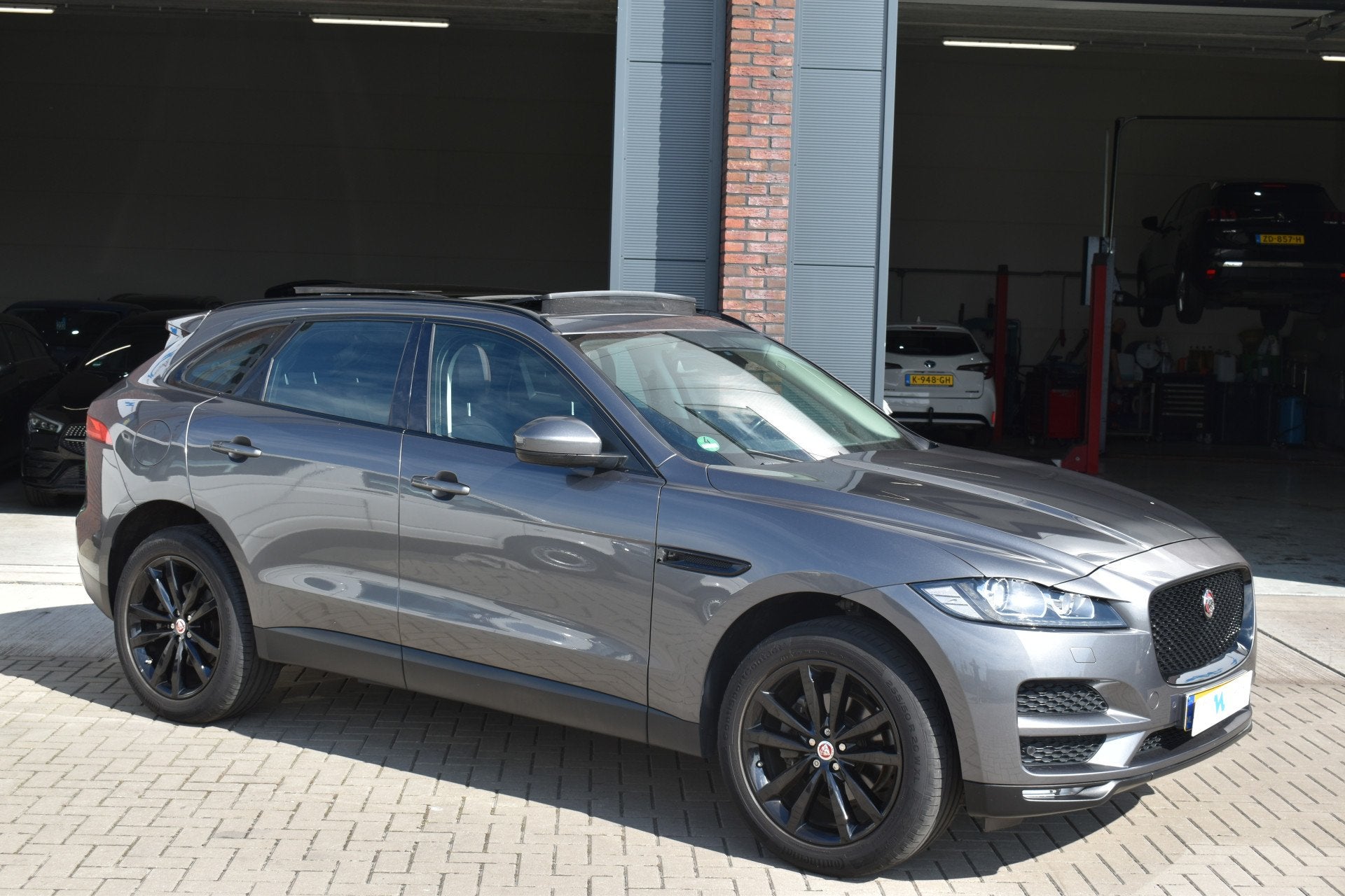 Jaguar F-Pace 2.0 Portfolio AWD 20d (bj 2018, automaat), Auto's, Jaguar, Automaat, Gebruikt, Euro 6, 4 cilinders