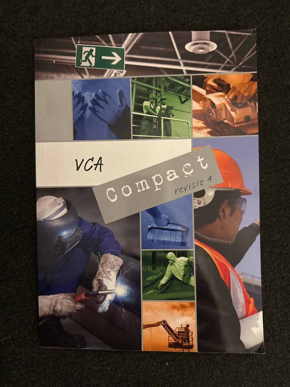 VCA Compact revisie 4 - Veiligheidscertificaat Boek, Ophalen of Verzenden, Zo goed als nieuw, Overige niveaus