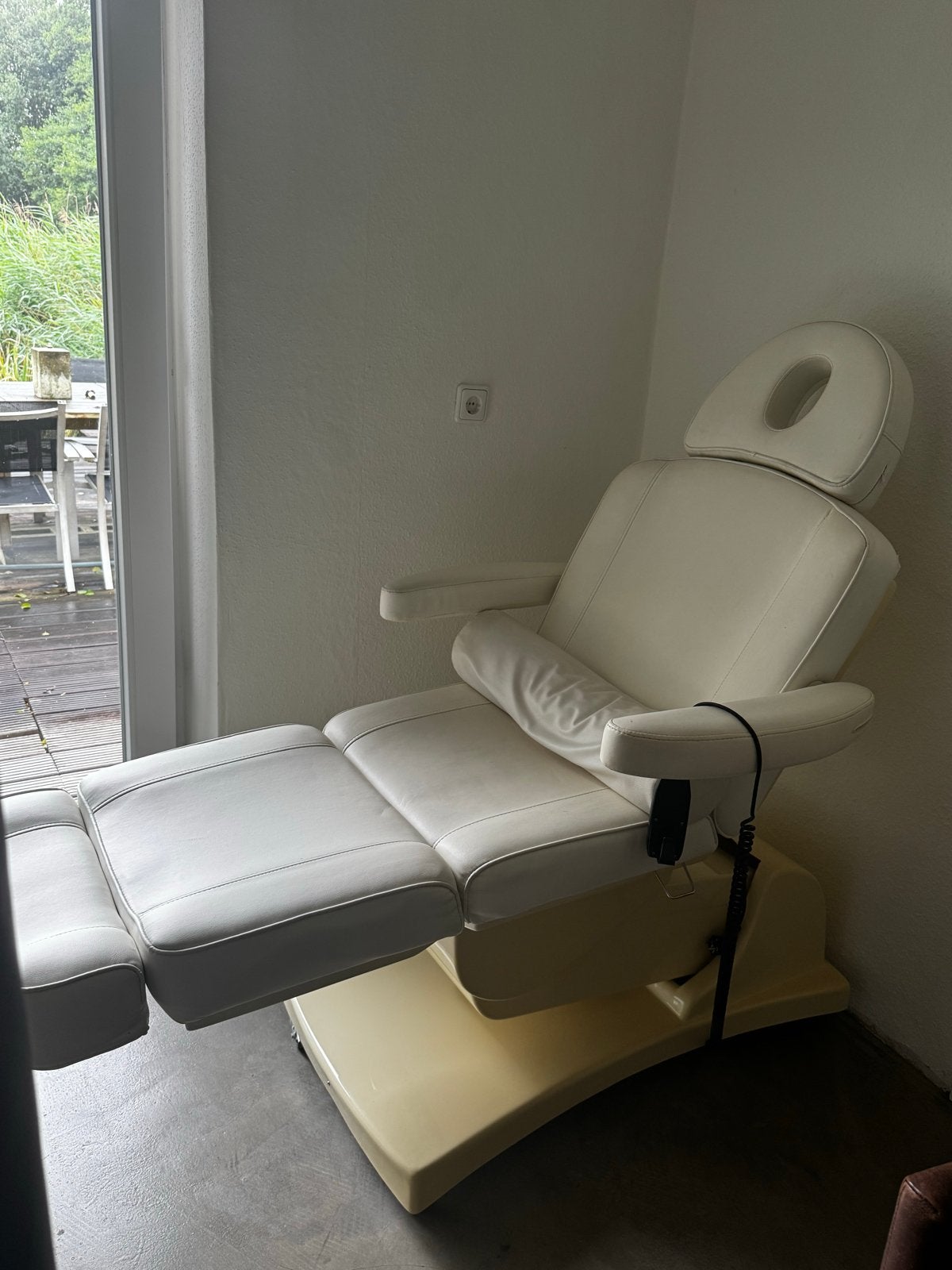 Nette Behandelstoel  elektrisch, schoonheidssalon, pedicure, Ophalen of Verzenden