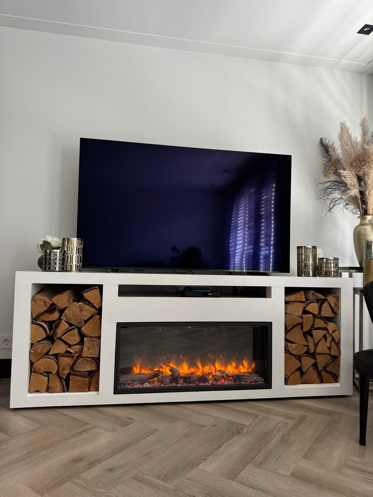 Wit TV meubel met elektrische sfeerhaard, Ophalen, Gebruikt, 150 tot 200 cm, Minder dan 100 cm