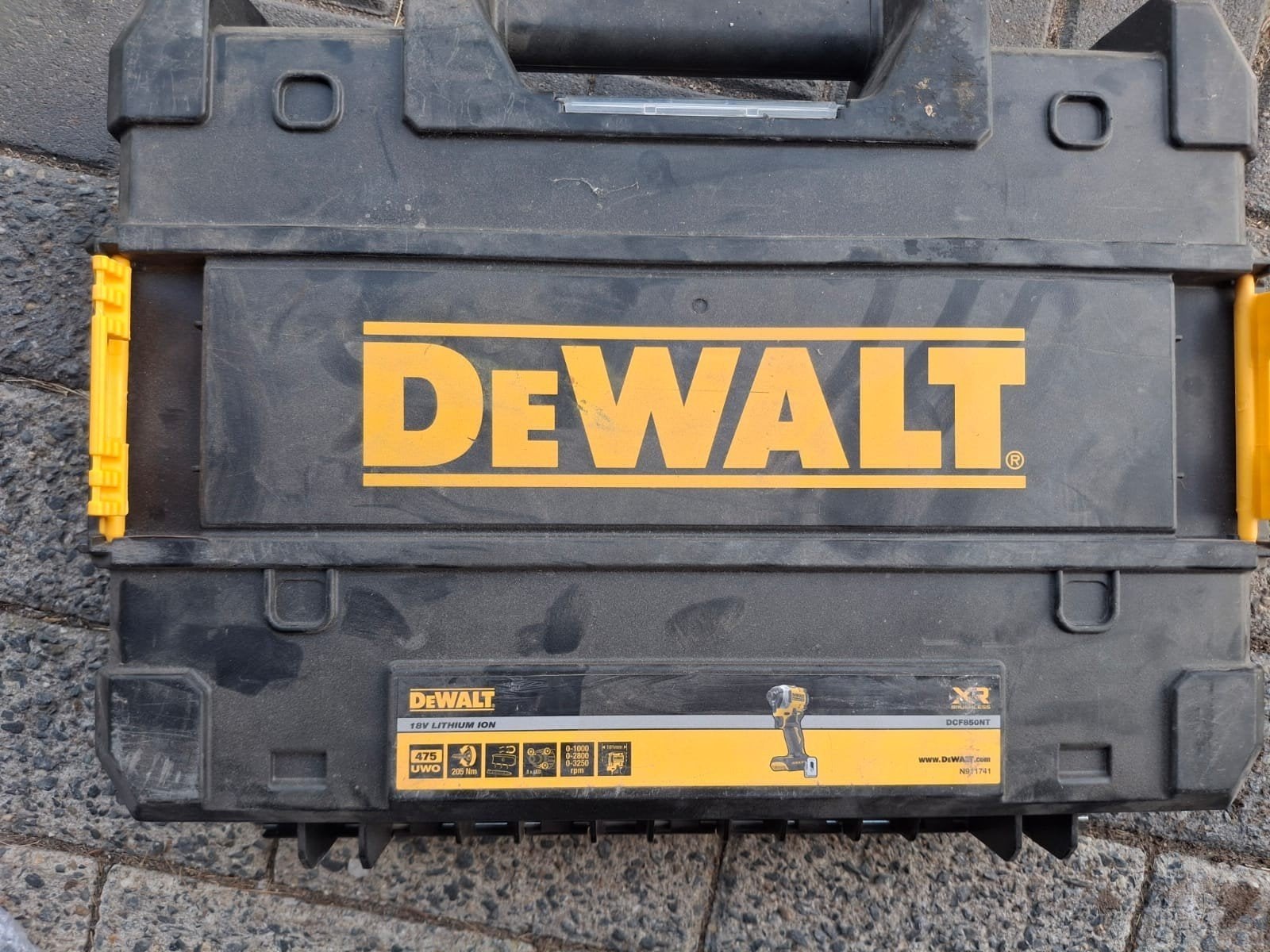 Dewalt TSTAK Koffer, Ophalen