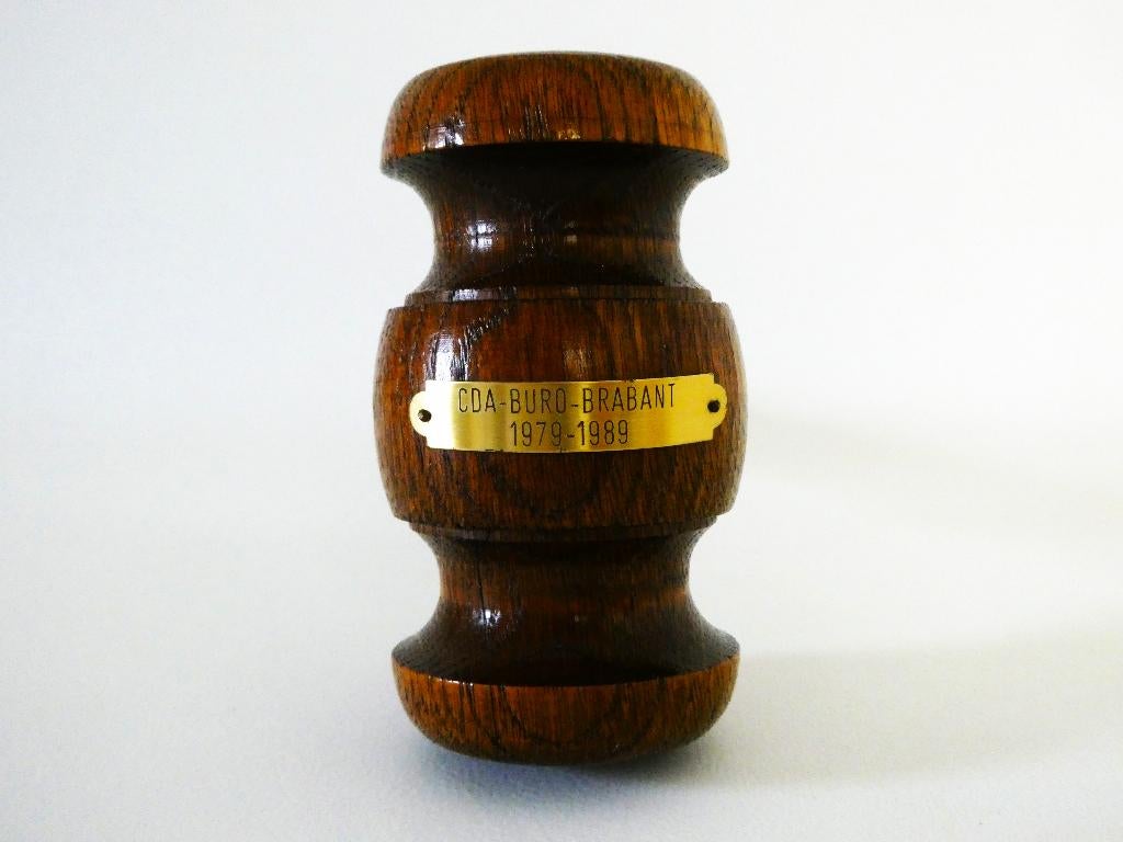 Gedraaide houten veilinghamer / voorzittershamer CDA hamer, Antiek en Kunst, Curiosa en Brocante, Ophalen of Verzenden