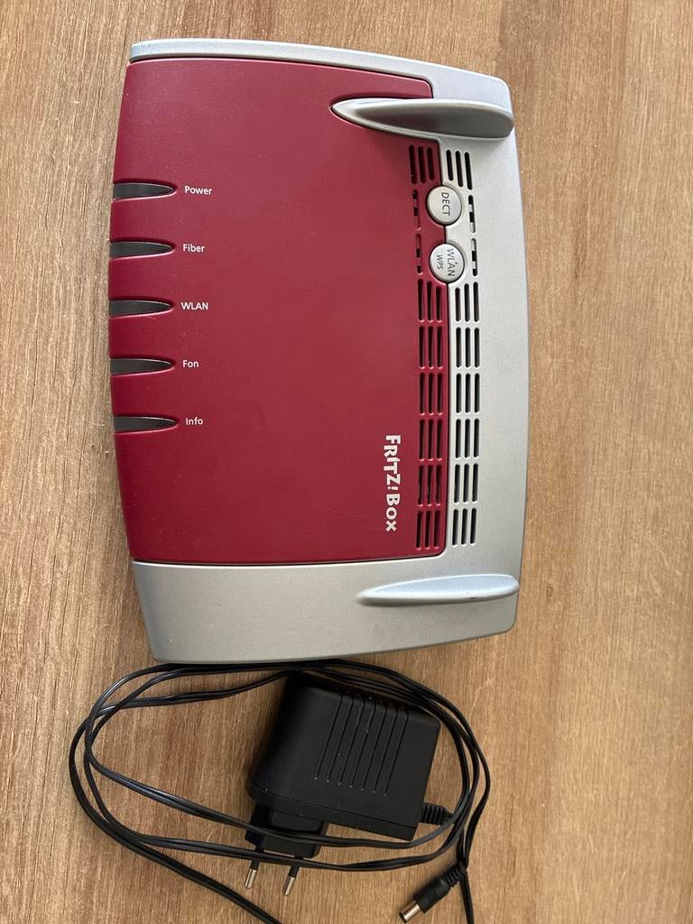 FRITZ!Box 5490 Fiber Router - Zo goed als nieuw, Computers en Software, Routers en Modems, Ophalen of Verzenden, Zo goed als nieuw
