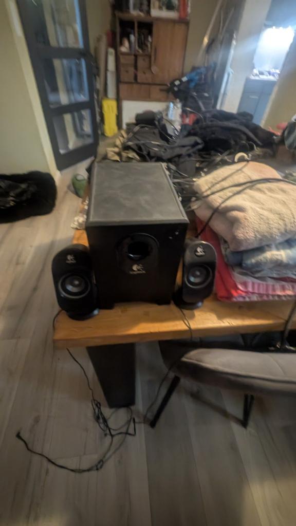 Logitech Subwoofer met speakers - Nieuwstaat, Audio, Tv en Foto, Luidsprekers, Ophalen of Verzenden, Nieuw, Complete surroundset