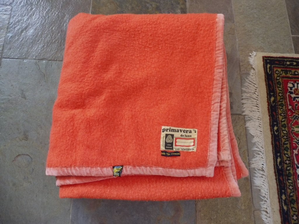 Mooie hard rose wollen deken 225 x 235 cm wol kleed plaid, Ophalen, Zo goed als nieuw