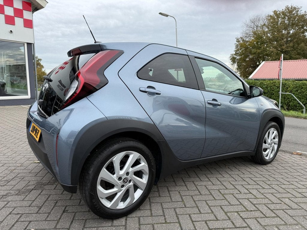 Toyota Aygo X 1.0 VVT-i S-CVT Envy RIJKLAARPRIJS, Auto's, 12 maanden, Stof, Gebruikt, 4 stoelen
