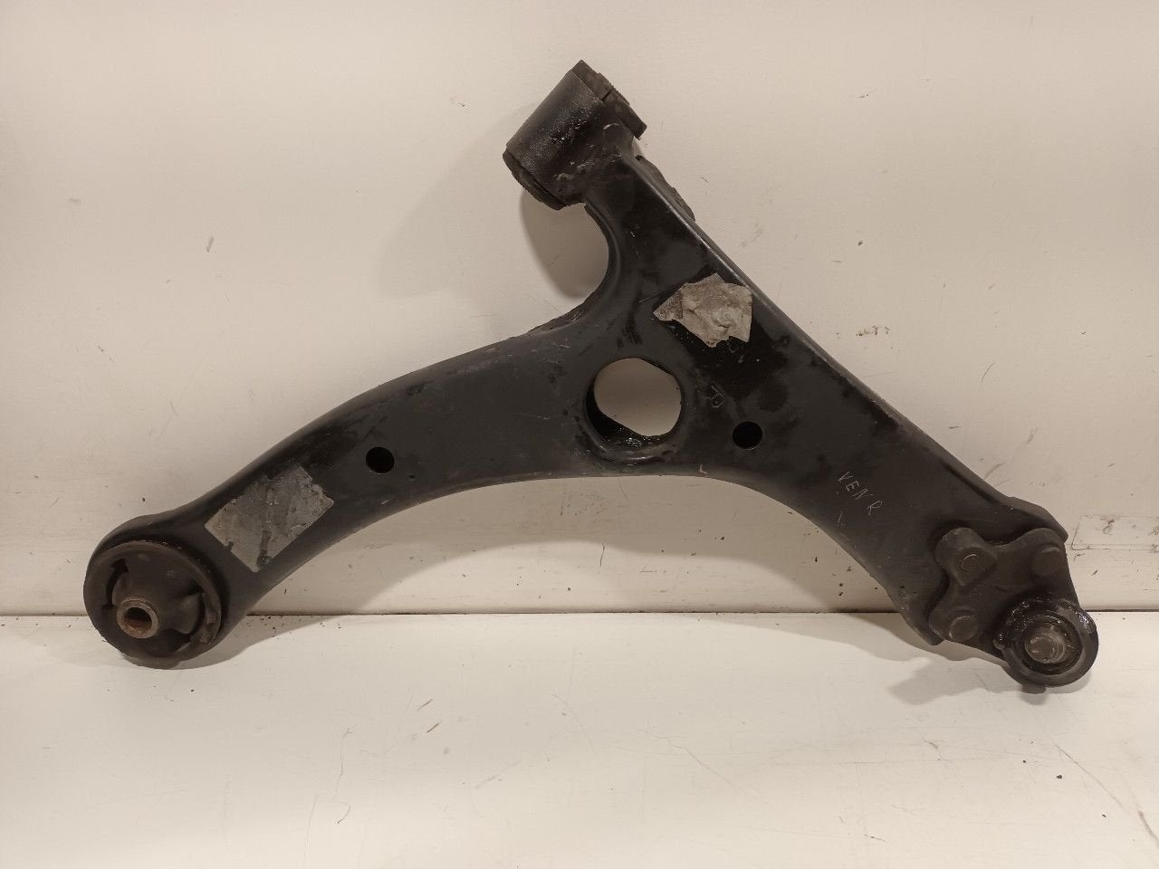 Draagarm rechts voor Toyota Avensis, Onderdelen@venauto.nl, Van der Ven Autorecycling B.V., Gebruikt, Ettenseweg 76, 4706 PB Roosendaal, The Netherlands