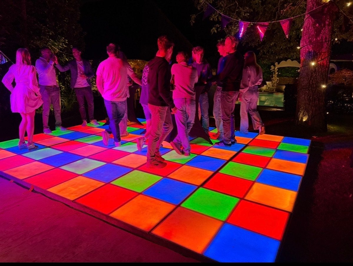 Complete LED Dansvloer Jaren '70/'80 - 20m² met Flightcase, Ophalen, Showtec, ...., Feestartikel