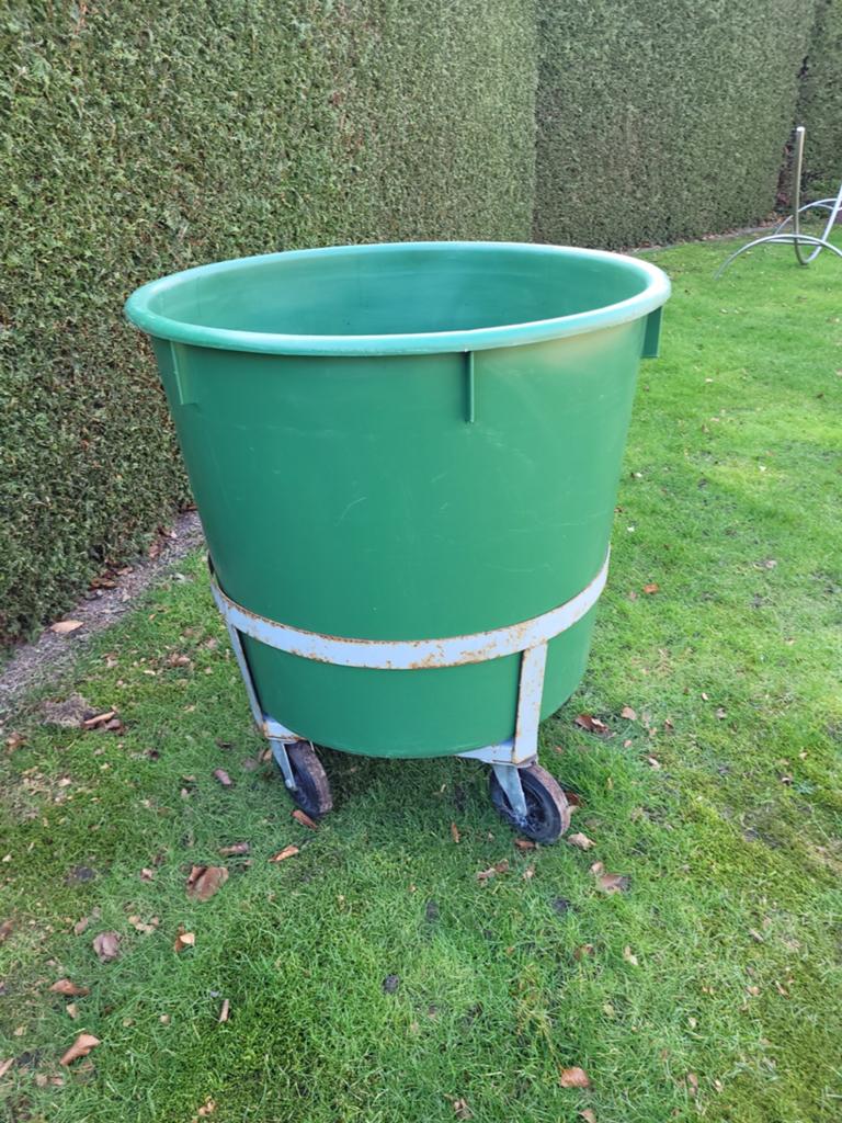 Kunststof Watervat 450L met Kar en Deksel, Ophalen