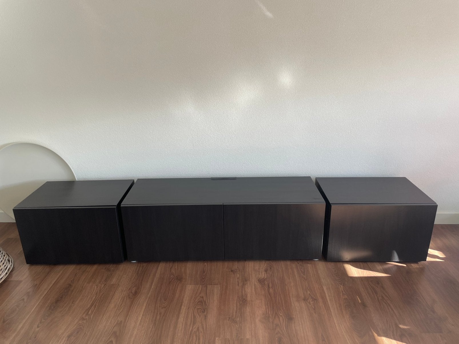IKEA Besta kastjes met tv kabel uitsparing(60x40x38 cm), Ophalen, Zo goed als nieuw