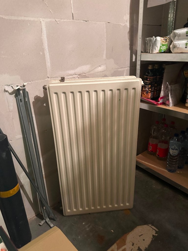 2 radiatoren, Doe-het-zelf en Verbouw, Verwarming en Radiatoren, Ophalen, 30 tot 80 cm, Radiator, Minder dan 60 cm