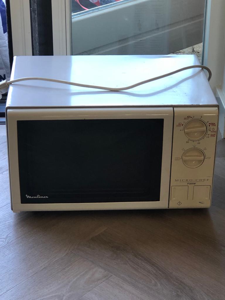 Moulinex Micro-Chef 750W Magnetron - Compact en Functioneel, Witgoed en Apparatuur, Magnetrons, Ophalen, Gebruikt, Minder dan 45 cm