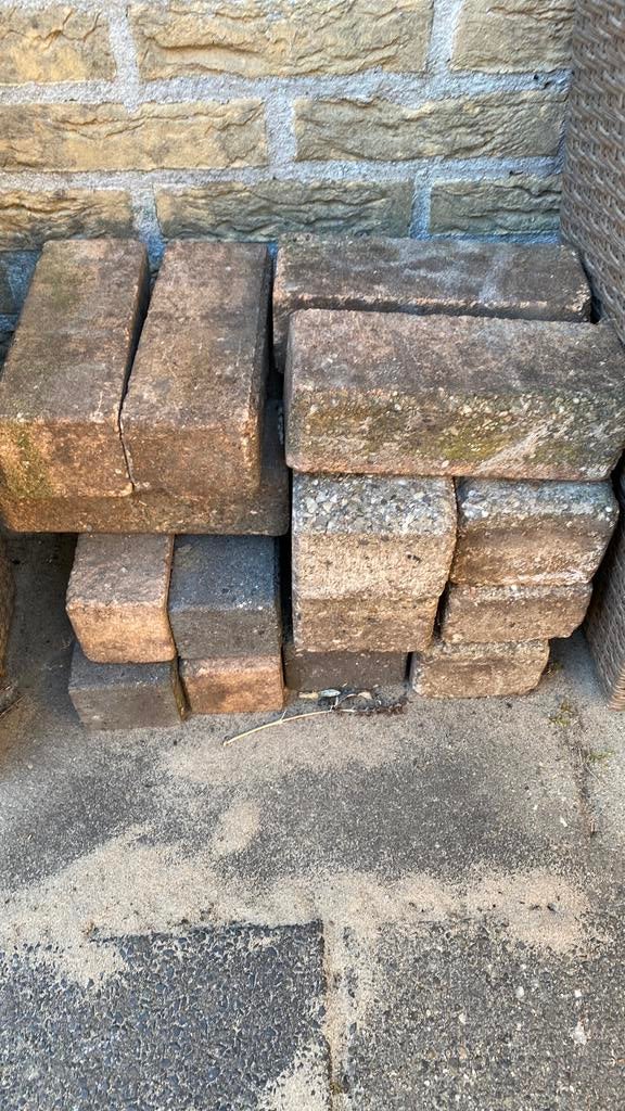 Stapeltje klinkers, Tuin en Terras, Ophalen of Verzenden, Zo goed als nieuw, Beton, Klinkers