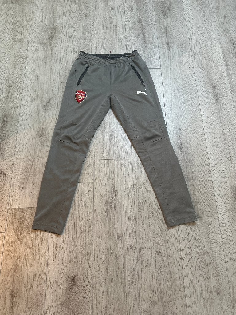Puma Arsenal trainingsbroek maat S grijs, Puma, Ophalen of Verzenden, Zo goed als nieuw, Voetbal