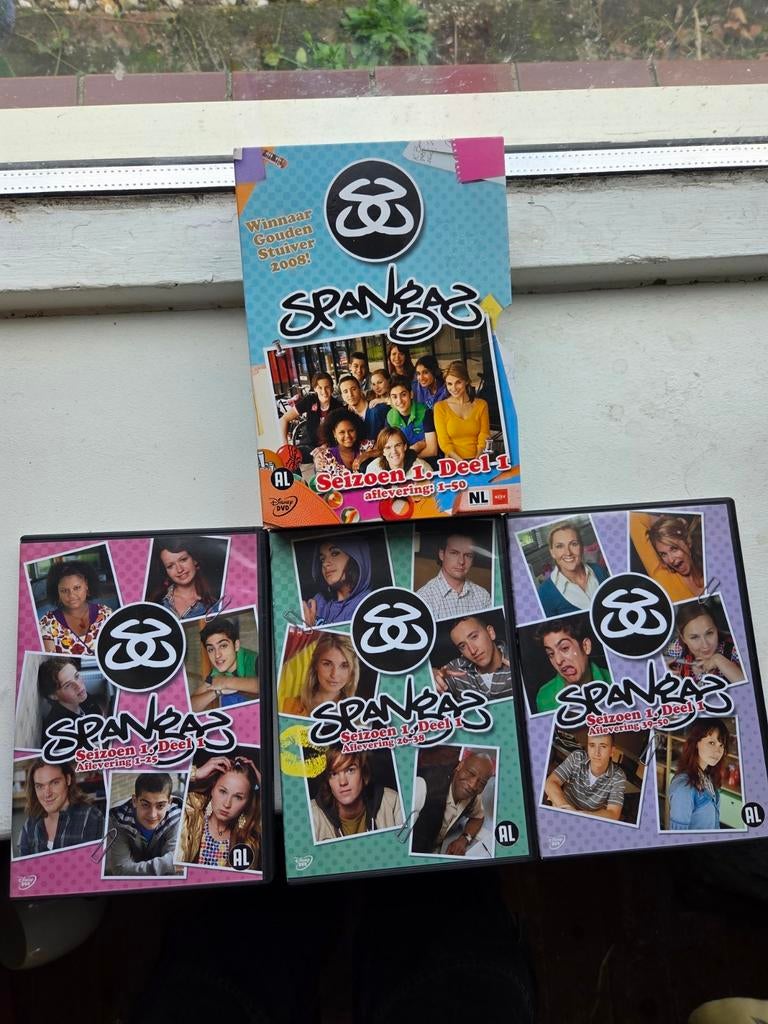 SpangaS - Seizoen 1, Deel 1 (3-DVD Box), Cd's en Dvd's, Dvd's | Kinderen en Jeugd, Zo goed als nieuw, Tv fictie, Alle leeftijden