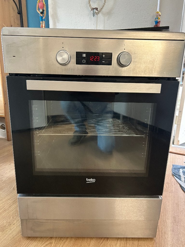 BEKO oven + inductie kookplaat 3 fase perilex, Ophalen, Gebruikt, 4 kookzones, Energieklasse A of zuiniger