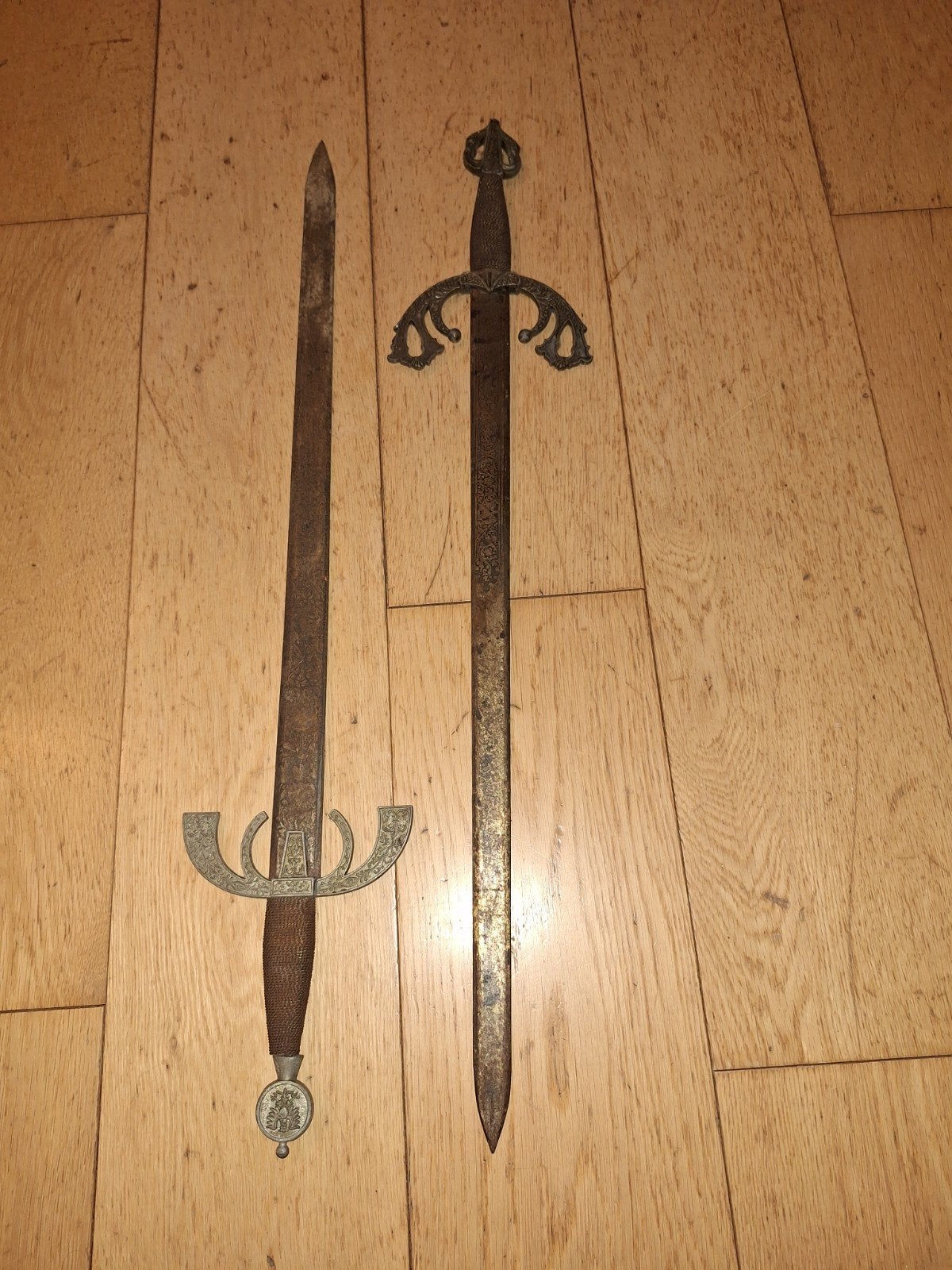 Decoratieve zwaarden - set van 2, Ophalen, Gebruikt