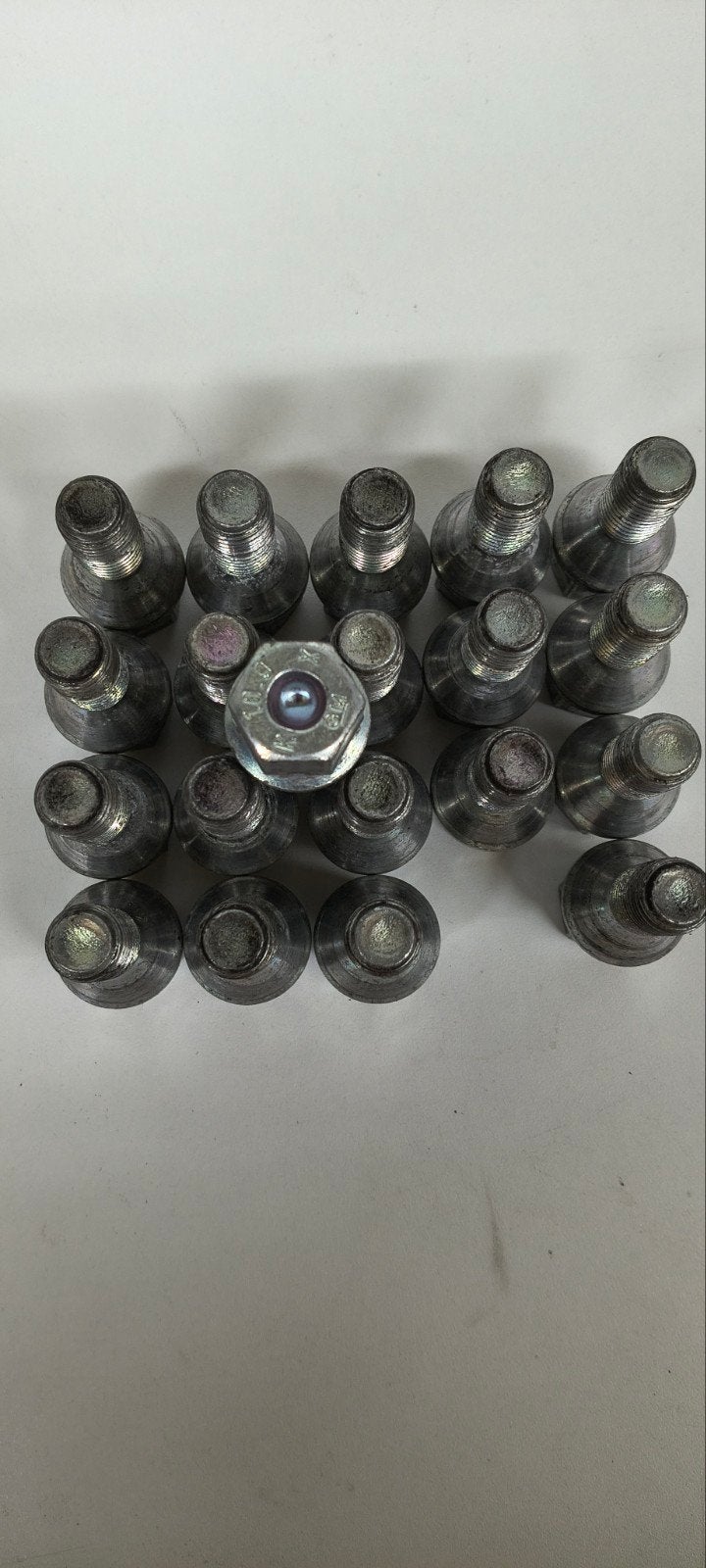 Set van 20 Gebruikte wielbouten M14x1.5 - Conditie: Gebruikt, Ophalen of Verzenden, Suzuki