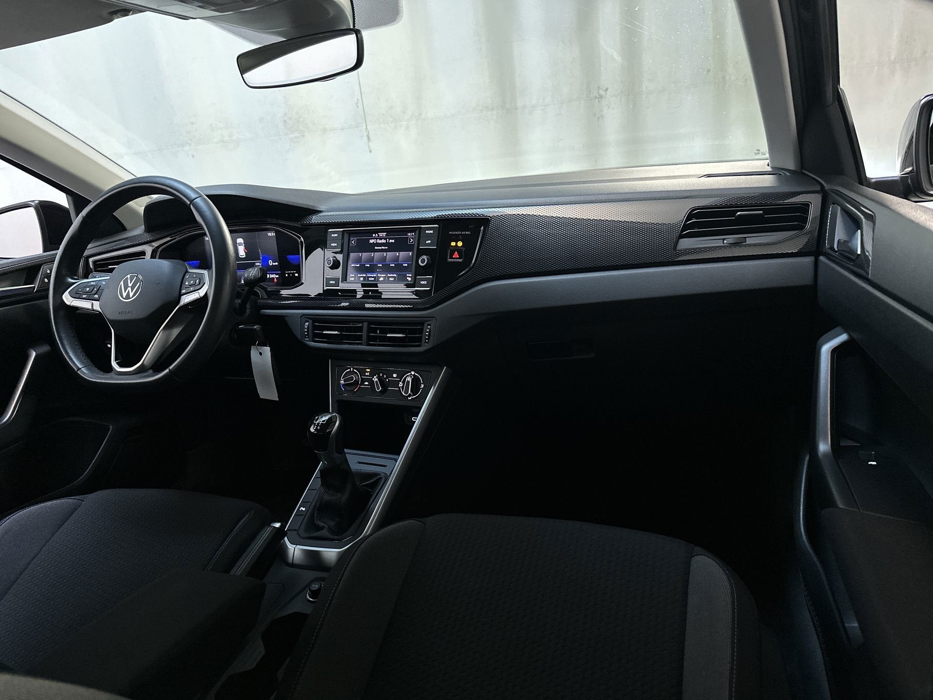 Volkswagen Polo 1.0 TSI Life Parkeersensoren App-Connect DAB, Voorwielaandrijving, Stof, Gebruikt, Met garantie (alle)