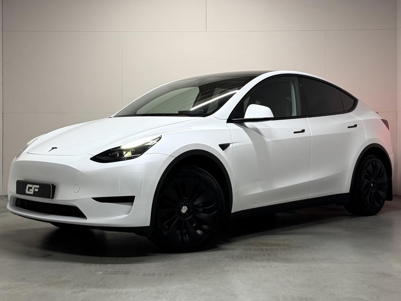 Foto 10 van Tesla Model Y RWD 58 kWh 92% SOH Black Edition Trekhaak FSD