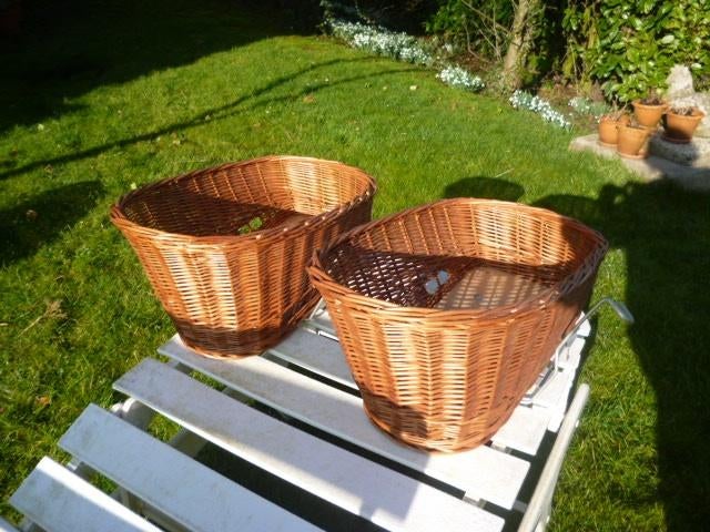 2 Basil hondenmandjes 50 x 25 cm zgan gewone fiets, Dieren en Toebehoren, Hondenmanden, Ophalen of Verzenden, Zo goed als nieuw