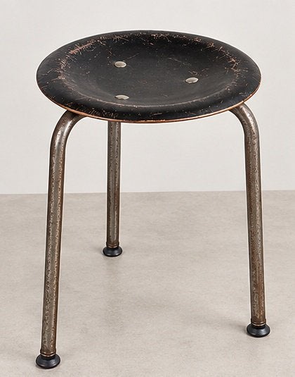 Vintage driepoot kruk jaren 50/60 – modernistisch design, Ophalen of Verzenden, Gebruikt, Staal
