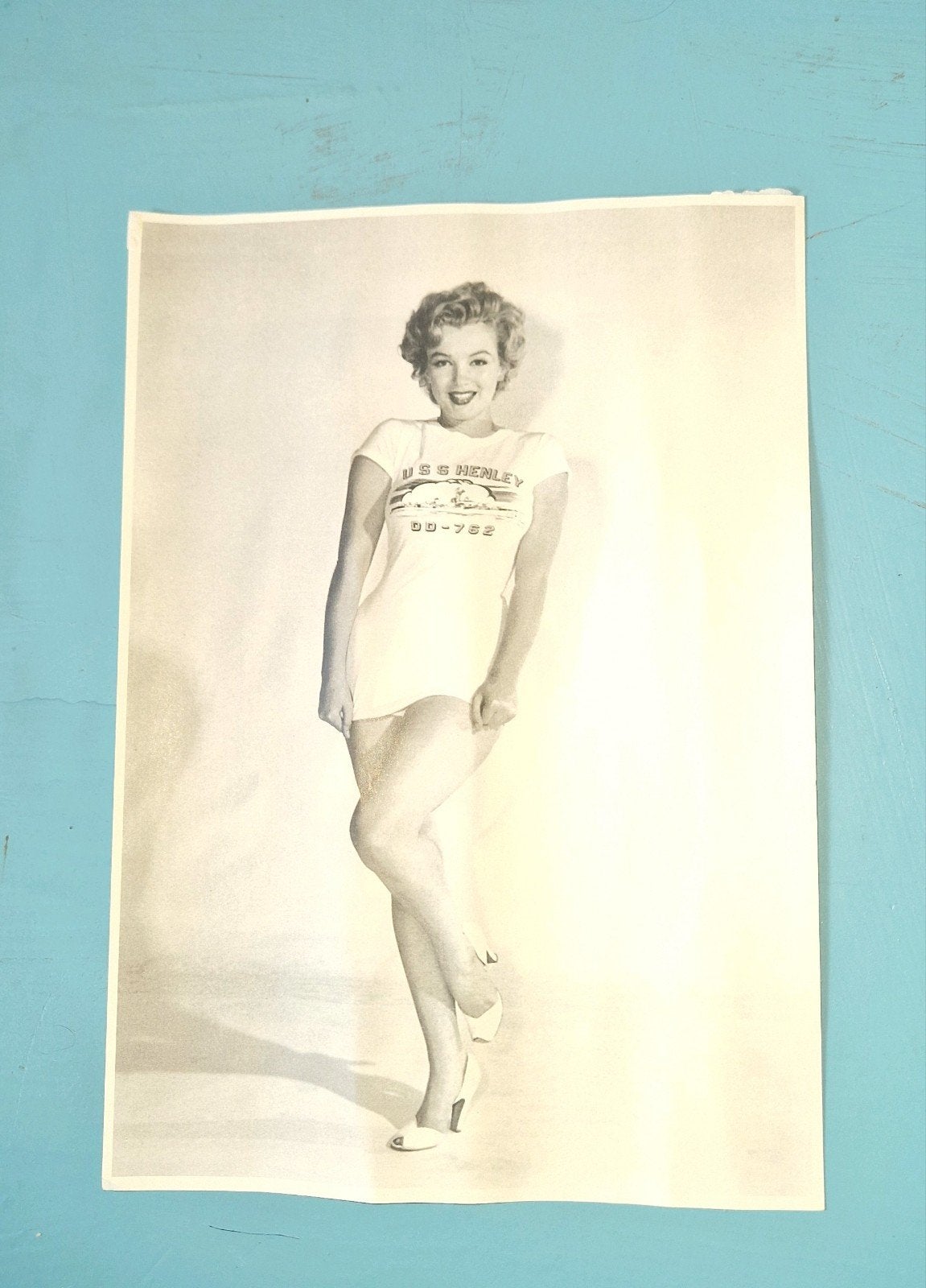 Vintage zwart-wit A4 film foto Marilyn Monroe T-shirt 1951, Gebruikt, Foto, Ophalen of Verzenden, 1940 tot 1960