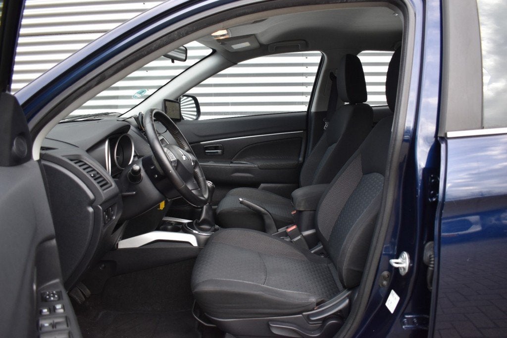 Mitsubishi ASX 1.6 INTRO ED. CLEARTEC / ECC / TREKHAAK / PDC, Voorwielaandrijving, 4 cilinders, Handgeschakeld, SUV of Terreinwagen