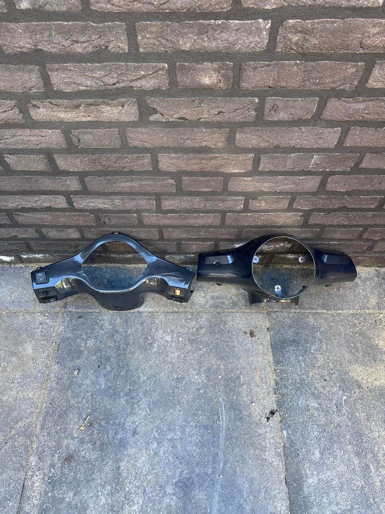 Stuur kappen gts toscana, Fietsen en Brommers, Brommeronderdelen | Scooters, Ophalen of Verzenden, Zo goed als nieuw, Kap, Overige merken