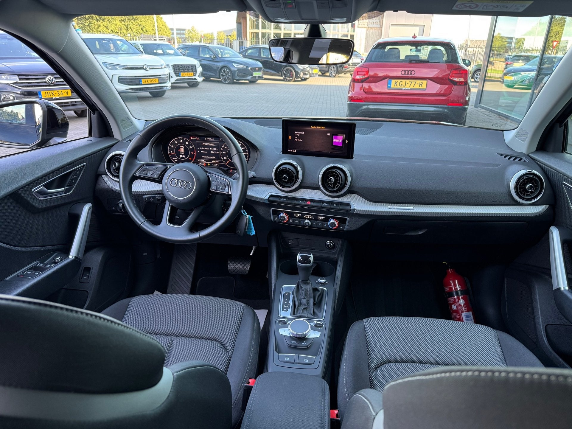 Audi Q2 35 TFSI Advanced edition * Camera * Virtual Cockpit, Dealer onderhouden, Stof, 4 cilinders, Zwart