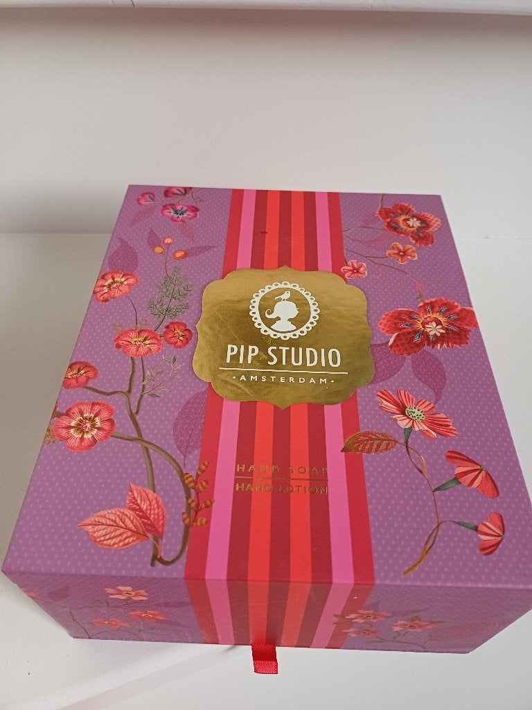 PIP STUDIO GESCHENKDOOS HANDSOAP+HANDLOTION 2X 475 ML NIEUW, Ophalen of Verzenden, Nieuw, Overige typen