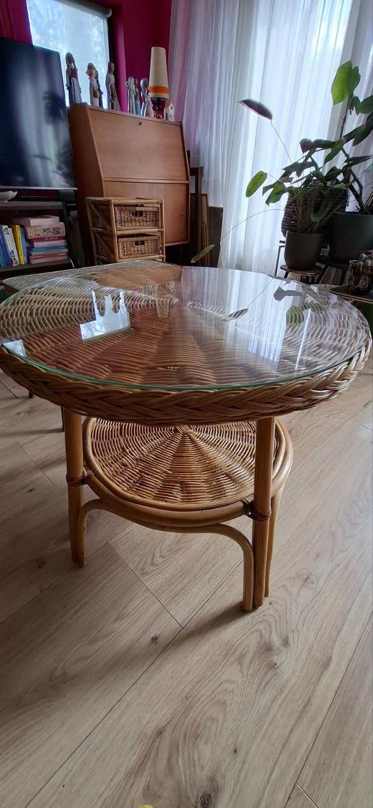 Rotan bijzet/ salon tafel met glazen blad, Minder dan 55 cm, Gebruikt, Rond, Bohemian, Vintage