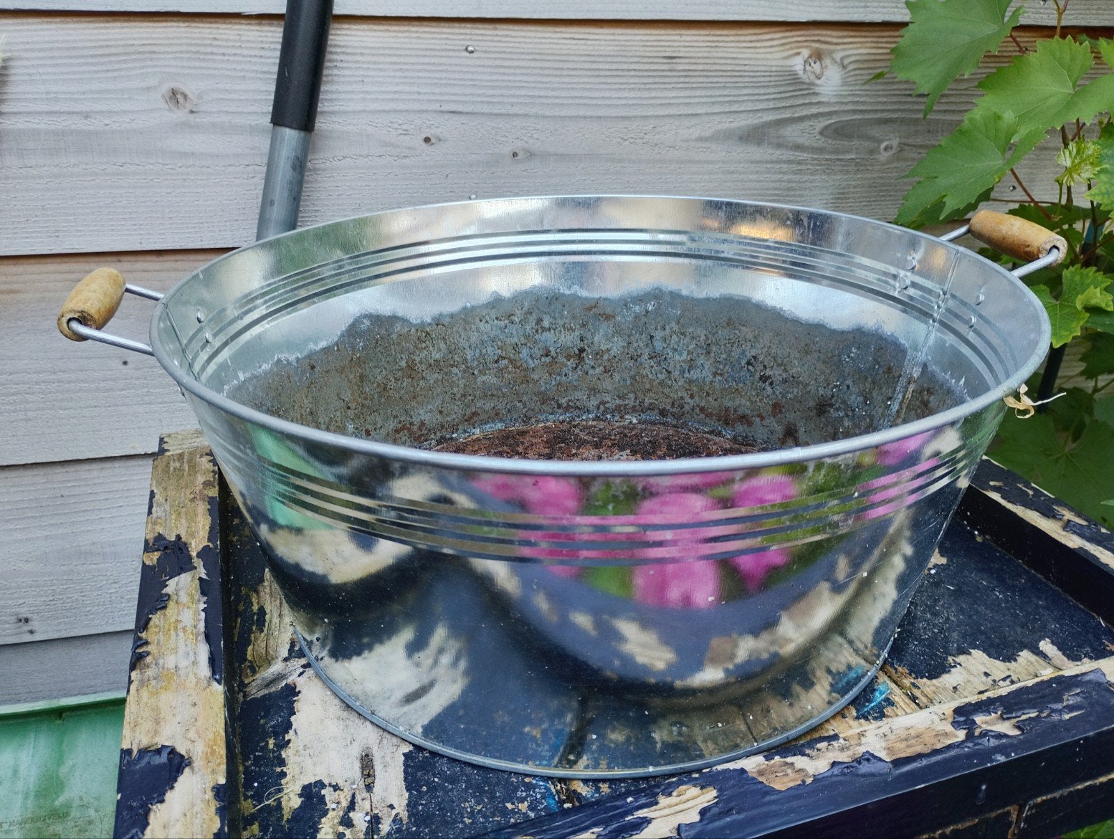 Zinken (planten) bak, Ophalen, Gebruikt, Rond, Metaal