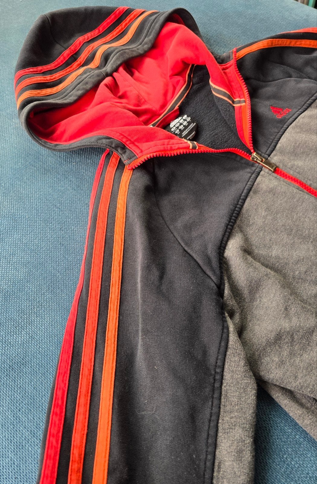 Adidas vest met capuchon - Maat 164, Adidas, Gebruikt, Jongen of Meisje, Trui of Vest