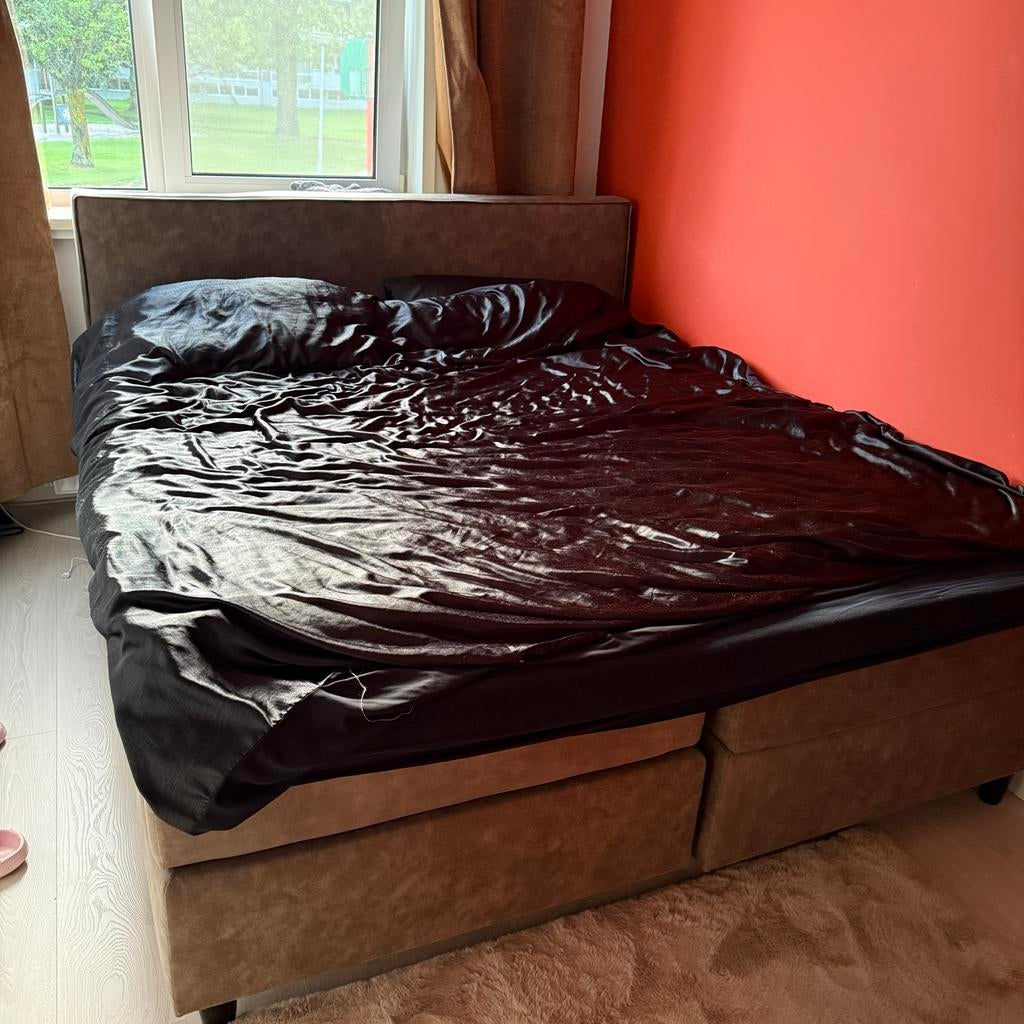 Tweepersoons boxspring 180x200 cm - Comfortabel en stijlvol, Ophalen, Zo goed als nieuw, Tweepersoons, 180 cm