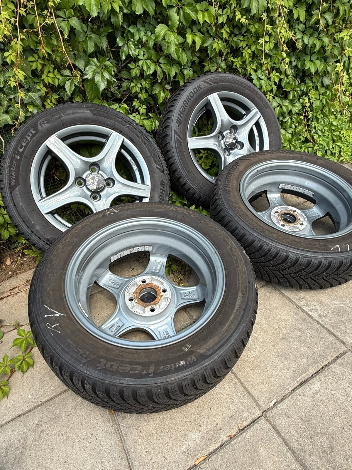 4 Hankook winterbanden op Alutec velgen 175/65R15 Suzuki, Ophalen, Gebruikt, 15 inch, 175 mm