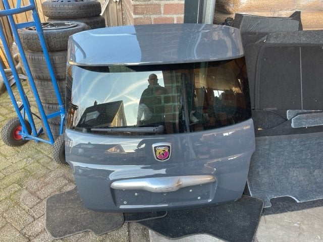 Achterklep 735A Abarth 500/595/695 (2016-05/..), Auto-onderdelen, Stellantis N.V., Gebruikt, Webaccessibility@stellantis.com, Taurusavenue 1, Hoofddorp 2132 LS, , Nederland