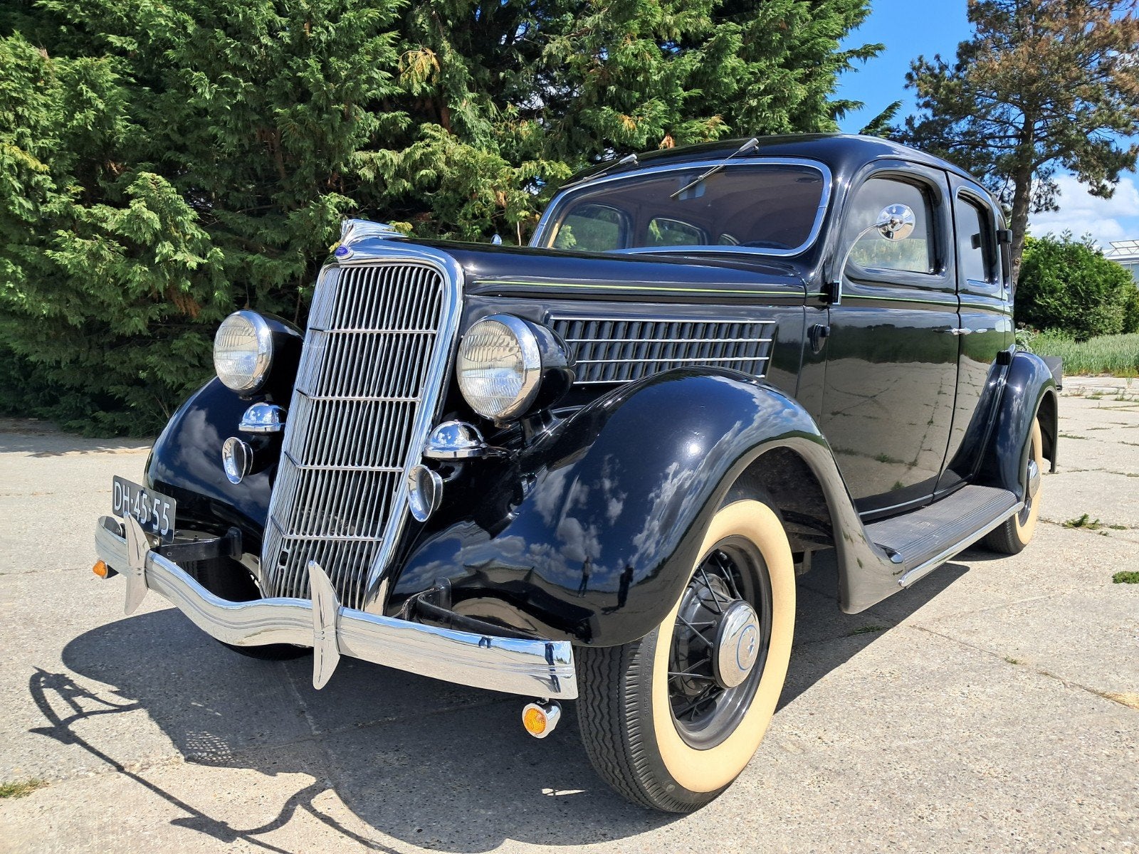 Aangeboden Ford V8 Deluxe Fordor Sedan uit 1935, Zwart, Particulier, Geïmporteerd, Te koop