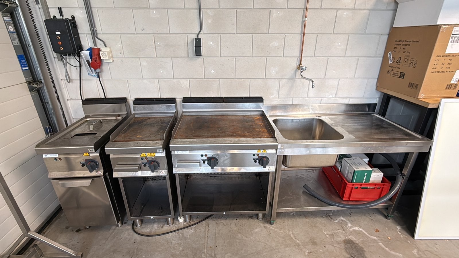 Complete professionele horecakeuken te koop, Zakelijke goederen, Ophalen, Fornuis, Frituur en Grillen