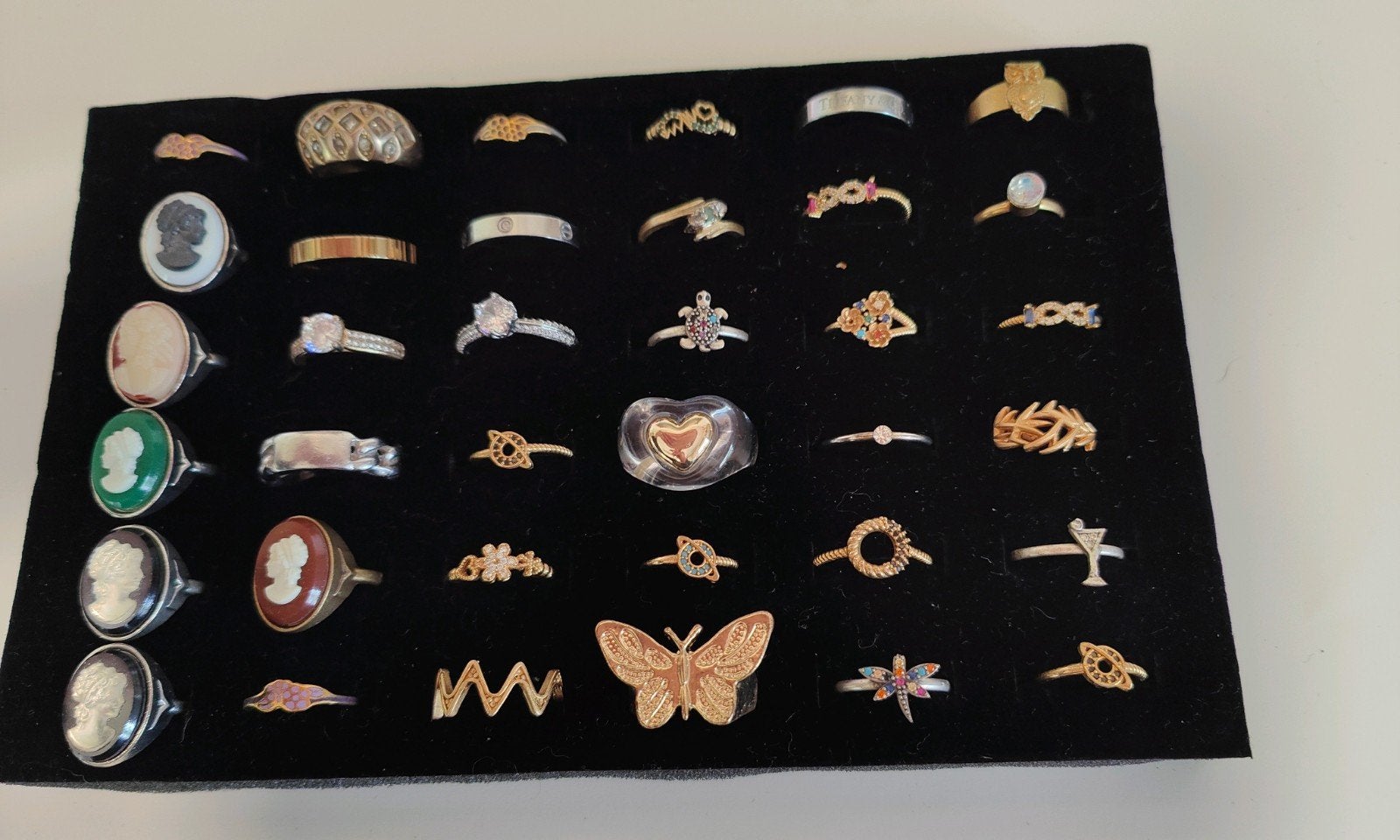 Nr 1.  Partij van 36 Ringen - Diverse Stijlen en Maten, Sieraden, Tassen en Uiterlijk, Ringen, Overige materialen, Gebruikt, Overige kleuren