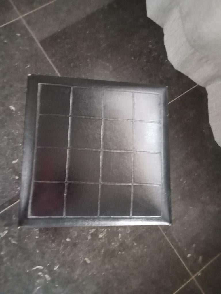 Industrieel vintage retro bijzet krukje met zwart skai leren, Ophalen of Verzenden, Gebruikt, Staal