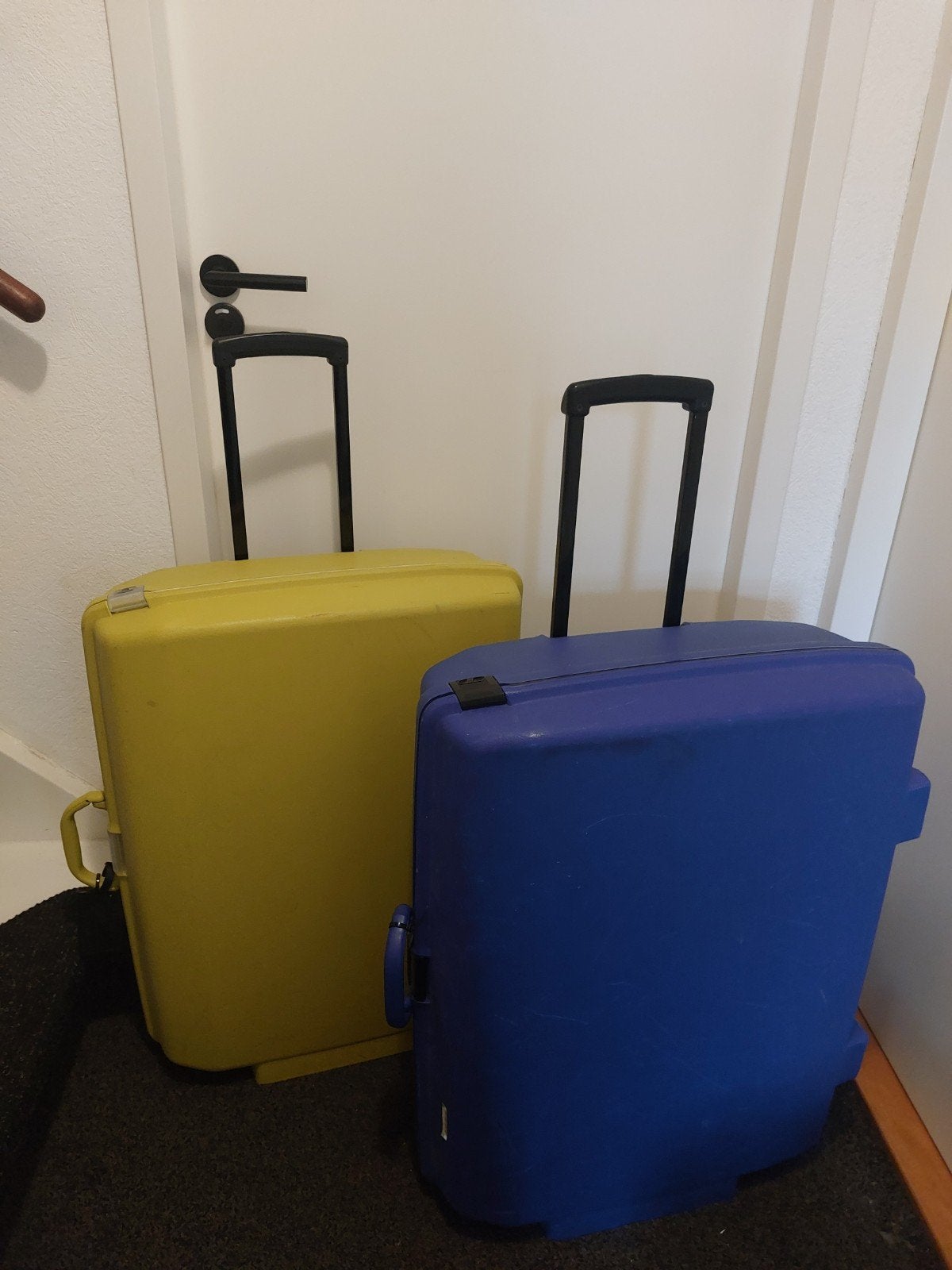2 grote groen en blauwe hardcase koffer American tourister, Sieraden, Tassen en Uiterlijk, Koffers, Gebruikt, Hard kunststof, 70 cm of meer