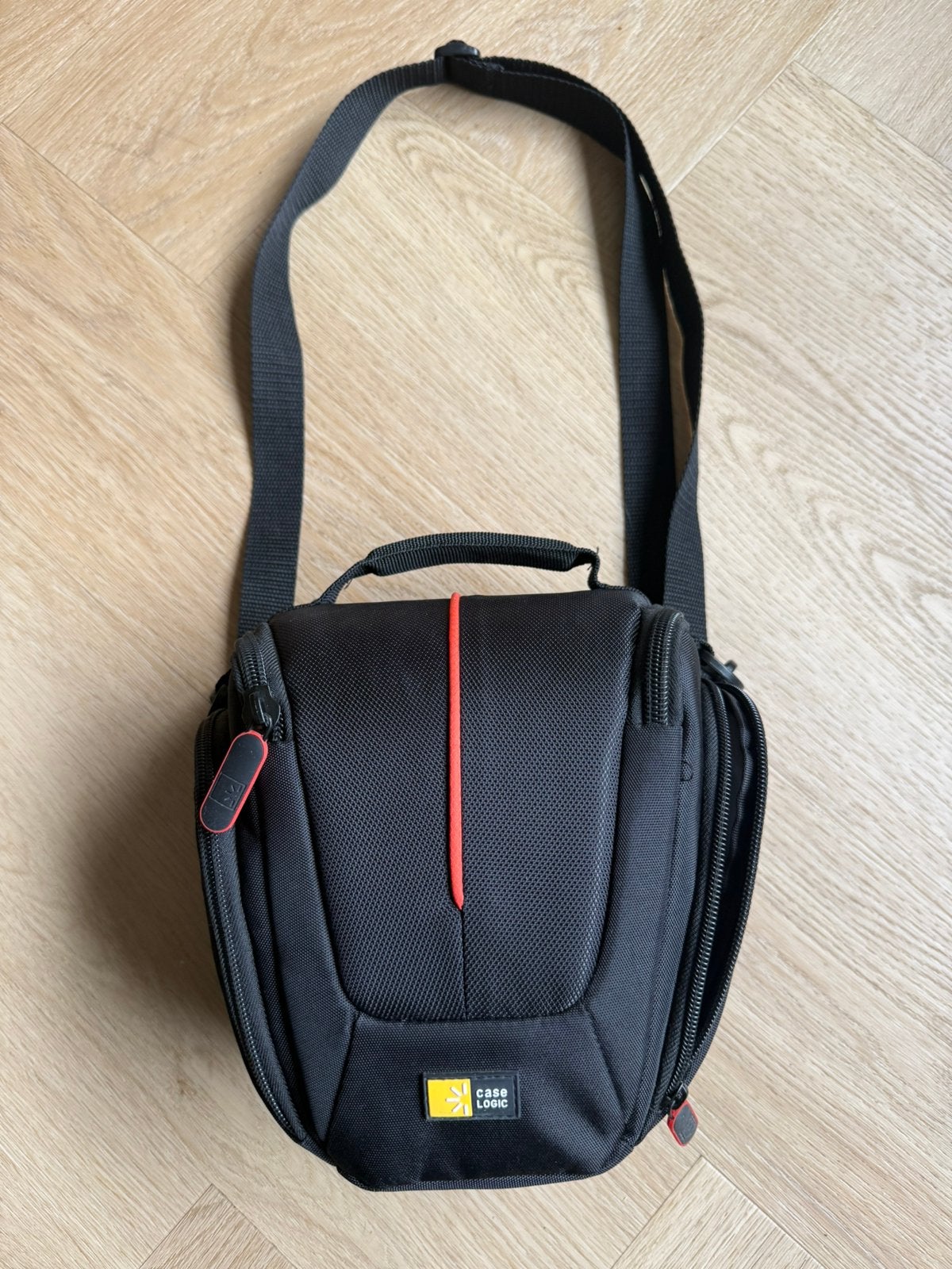 Case logic DCB 306K - cameratas / snuittas  NIEUW, Ophalen of Verzenden, Zo goed als nieuw, Overige merken