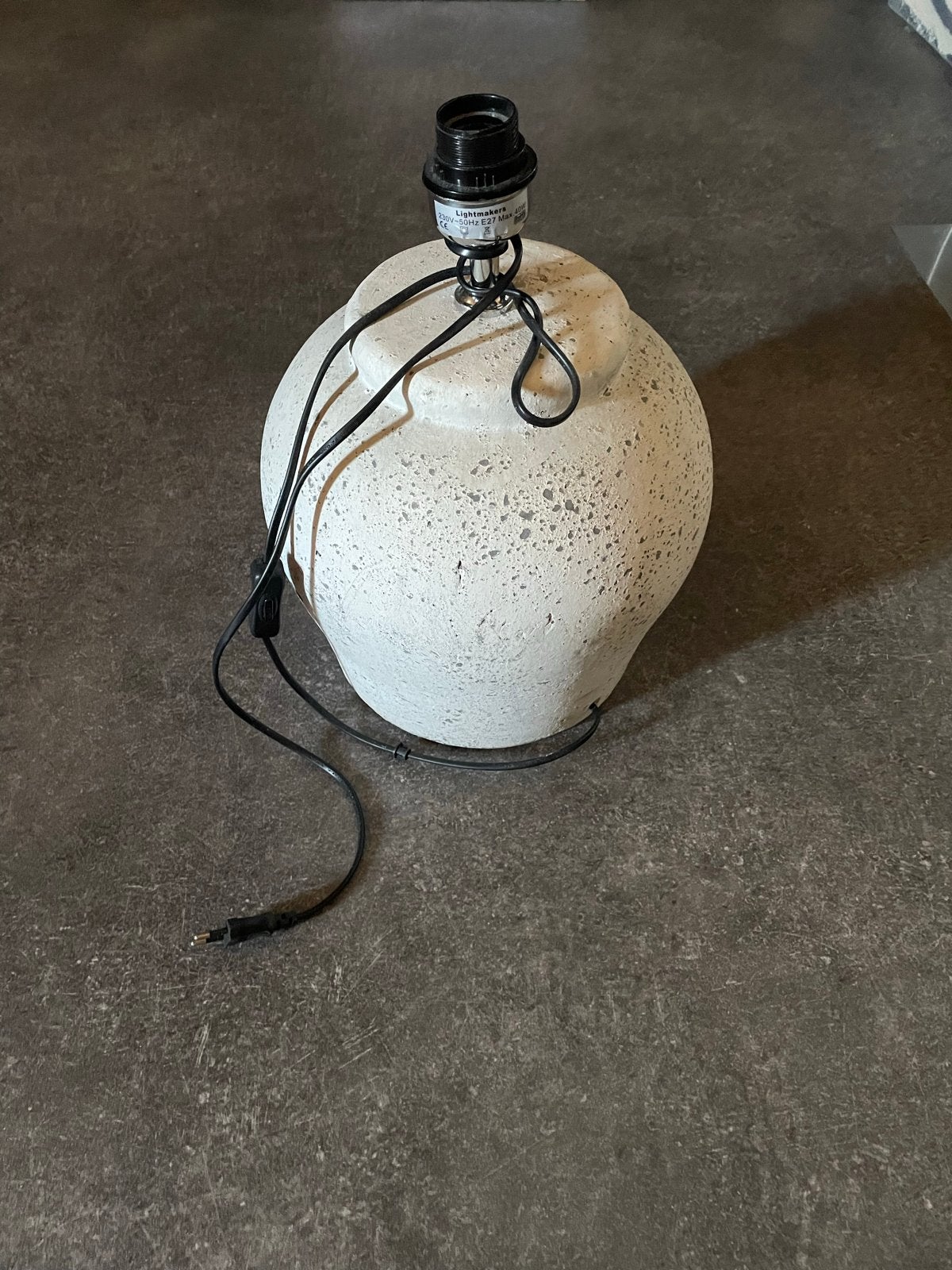 Unieke Kruiklamp - Grijs/Wit Keramiek, Met schakelaar, Gebruikt, Overige merken, Meerkleurig