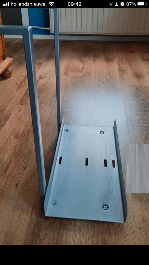 Ikea standaard voor desktop., Ophalen of Verzenden, Gebruikt
