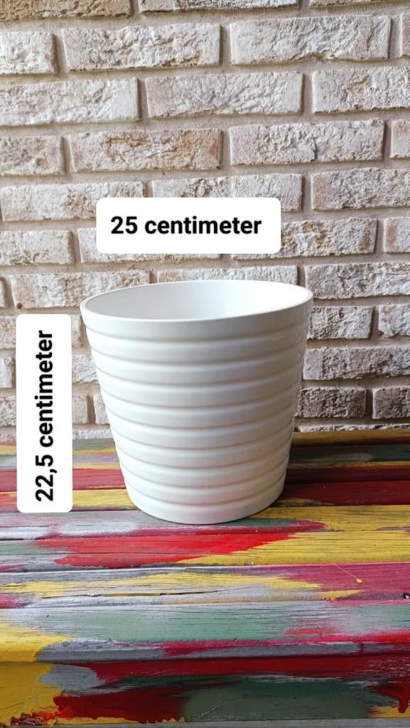 Witte bloempot van IKEA te koop - als nieuw - Bieden, Tuin en Terras, Bloempotten, Rond, Ophalen of Verzenden, Zo goed als nieuw