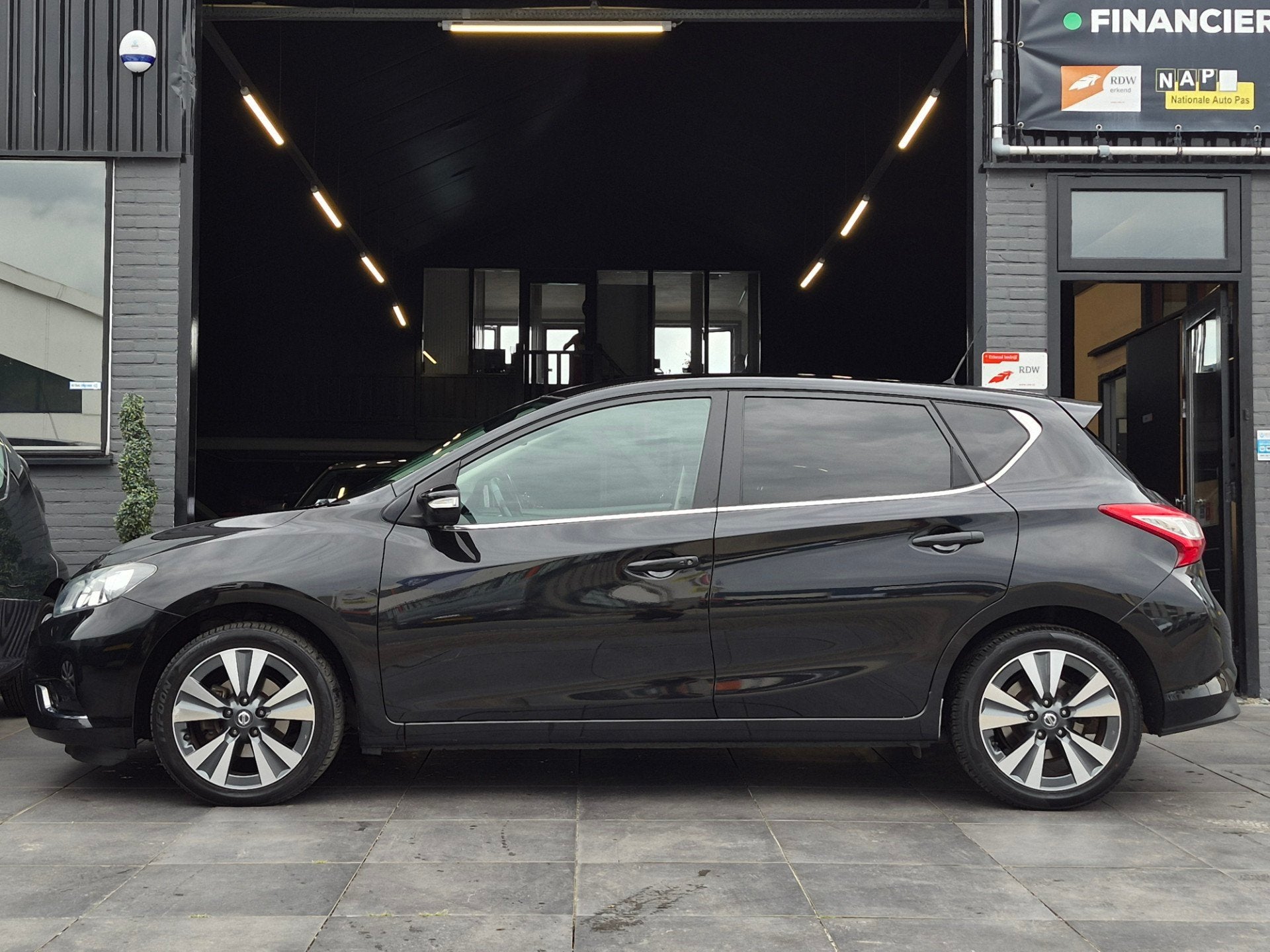 Nissan Pulsar 1.2 DIG-T Connect Edition|Trekhaak|Camera|Airc, Auto's, Voorwielaandrijving, Stof, Gebruikt, 4 cilinders