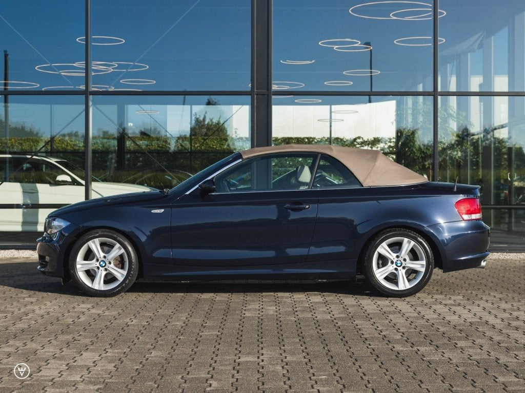 Bmw 1-SERIE 125i Cabrio Aut. – Leer, Navi, Achterwielaandrijving, Gebruikt, 2996 cc, Euro 4